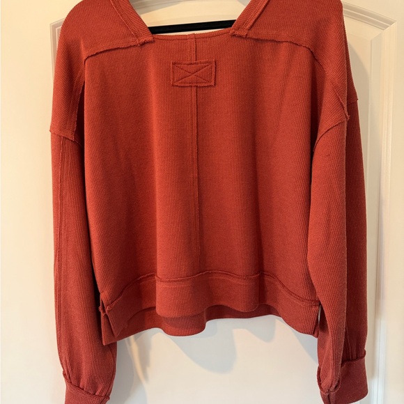 New In Rust Sweater - Picture 2 of 3